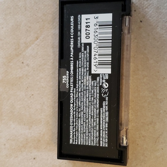 COVERGIRL Trunaked Quad Eyeshadow Palette in Desert Glamping - Picture 2 of 7